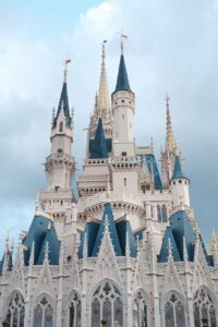 Disney シンデレラ城の高さはどのくらい モデルの高さは Disney Index
